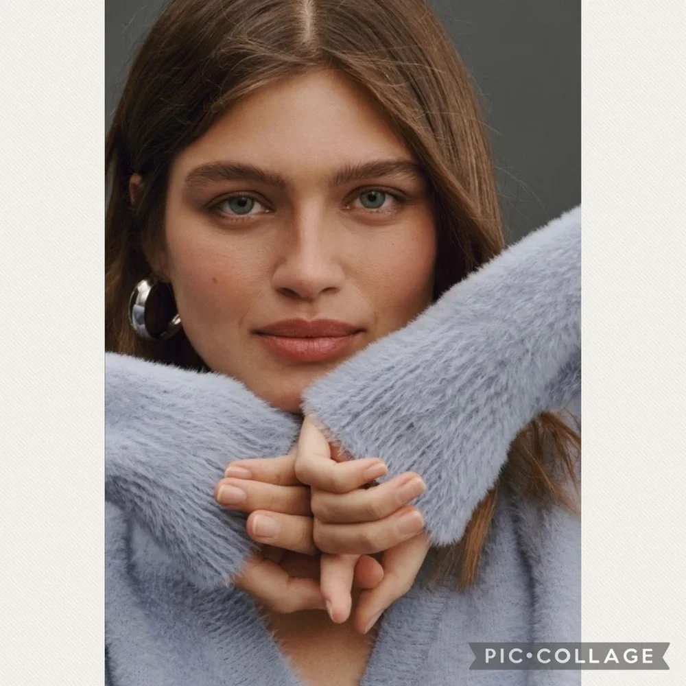 Anthropologie V-Neck Eyelash Tunic Sweater in Blue (Price Firm) - Picture 4 of 8